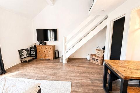 undefined, Maiden Place, Reading RG6