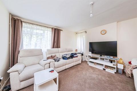 2 bedroom ground floor flat for sale, Lowndes Way, Winslow, Buckingham