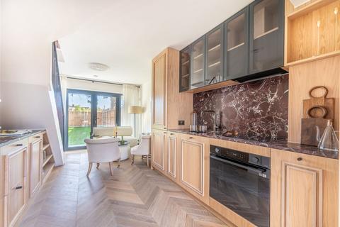 undefined, St Quintin Avenue, North Kensington, London, W10