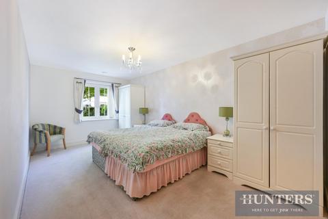 2 bedroom flat for sale, Waterloo Road, Epsom