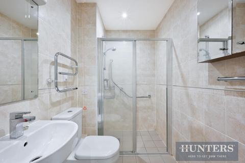 2 bedroom flat for sale, Waterloo Road, Epsom