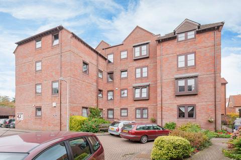 1 bedroom flat for sale, Town Bridge Court, Chesham, HP5
