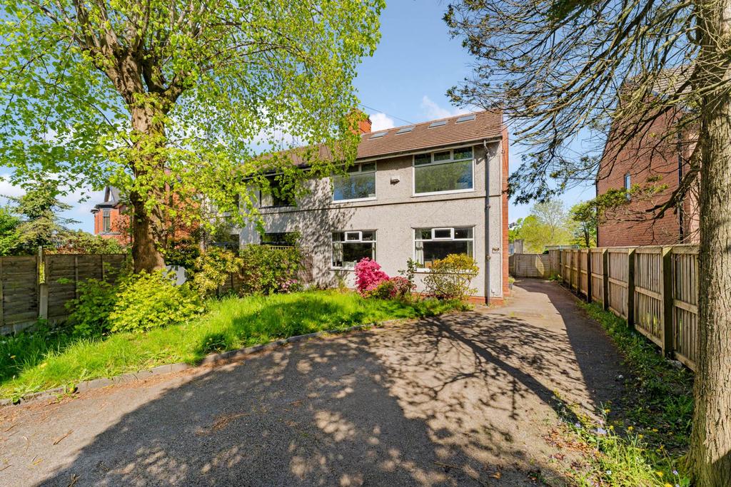 6 bedroom semi-detached house for sale