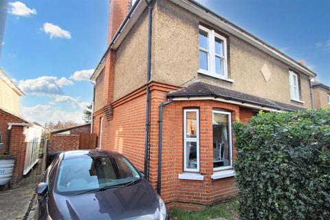 3 bedroom semi-detached house to rent, Baden Road, Guildford