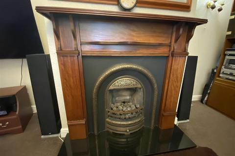 4 bedroom semi-detached house for sale, Wood Lane, Dagenham