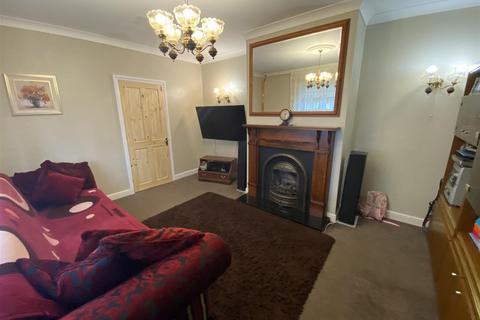 4 bedroom semi-detached house for sale, Wood Lane, Dagenham