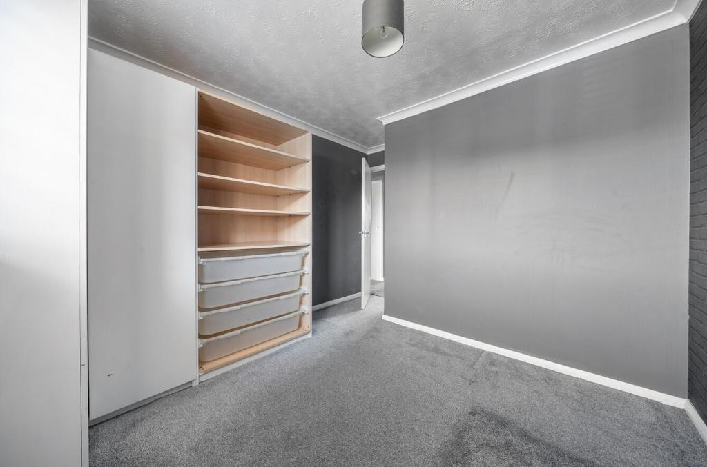 Walk-in wardrobe