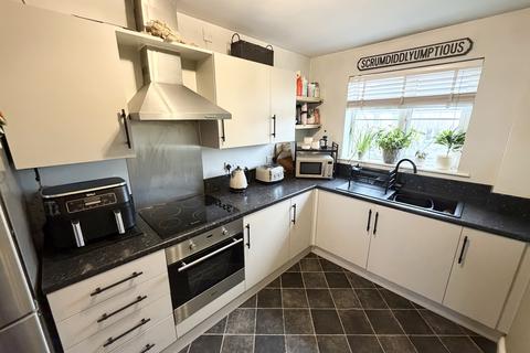 2 bedroom flat for sale, Bryntirion, Llanelli SA15