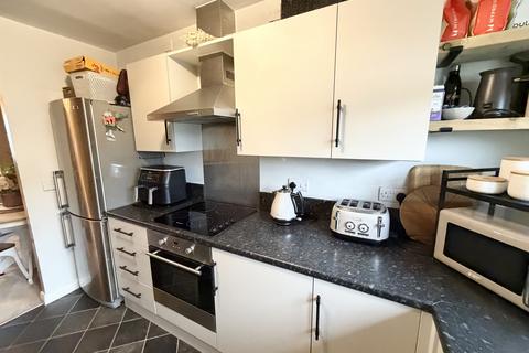 2 bedroom flat for sale, Bryntirion, Llanelli SA15