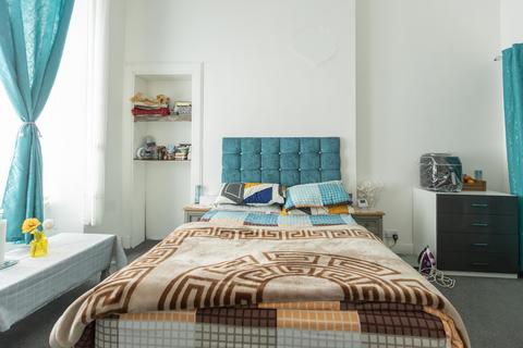 1 bedroom flat for sale, Langside Road, Glasgow G42