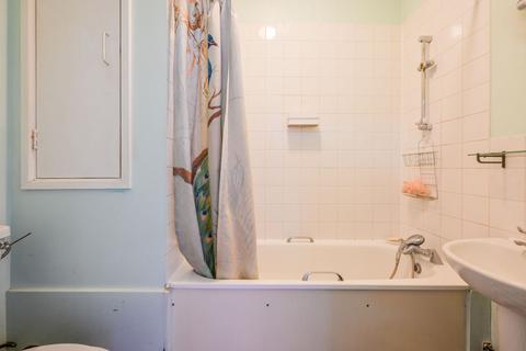 1 bedroom flat for sale, Rabbits Road, Manor Park, London, E12