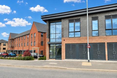 2 bedroom flat to rent, Cheyne Avenue, Wellingborough, NN8