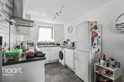 2 bedroom apartment for sale, Fen Bight Circle, Ipswich