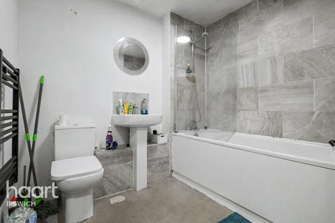 2 bedroom apartment for sale, Fen Bight Circle, Ipswich