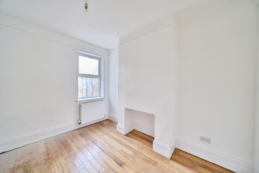 House in London, Mill Meads, West Ham - View 4