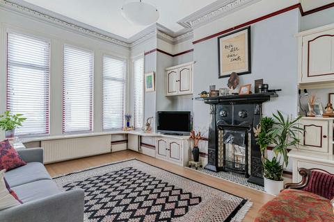 4 bedroom terraced house for sale, Shell Road, London SE13
