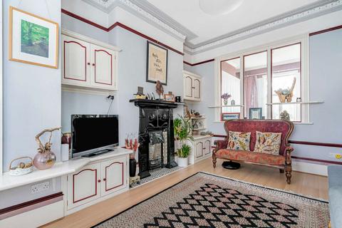 4 bedroom terraced house for sale, Shell Road, London SE13