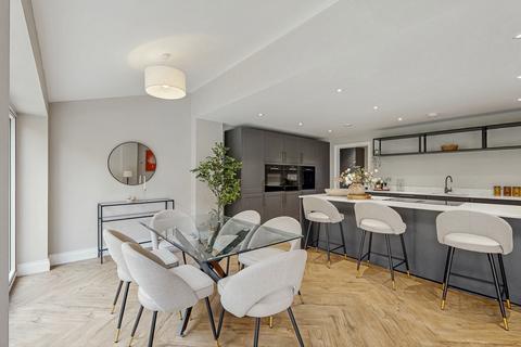 4 bedroom detached house for sale, Dell Road, Northchurch, HP4