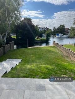 3 bedroom bungalow to rent, Riverside, Staines, TW19