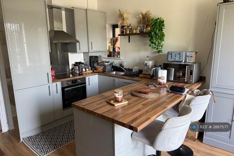 3 bedroom semi-detached house to rent, London Road, Sayers Common, Hassocks, BN6