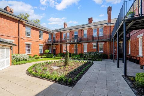 2 bedroom flat for sale, Glanville Way, Epsom KT19