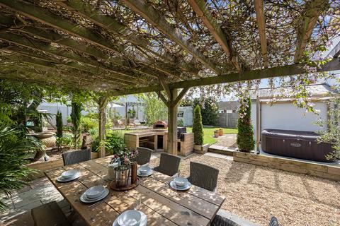 4 bedroom detached house for sale, Guise Lane, Royston SG8