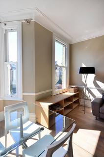 3 bedroom maisonette to rent, Warbeck Road, Shepherd's Bush, London, W12