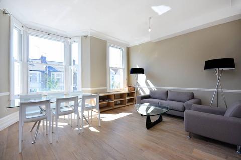 3 bedroom maisonette to rent, Warbeck Road, Shepherd's Bush, London, W12