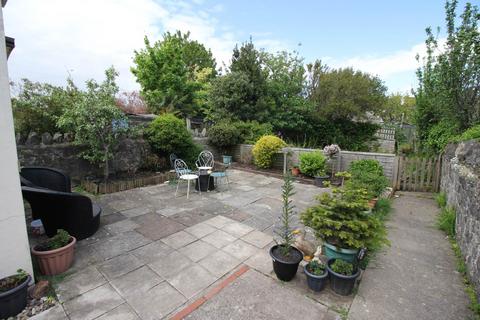 2 bedroom flat for sale, South Ward* Ground Floor*Two Bedrooms*Good Size Garden*Garage Parking*Period Features*