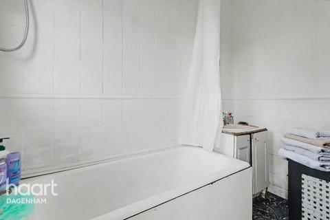 2 bedroom end of terrace house for sale, Thompson Road, Dagenham