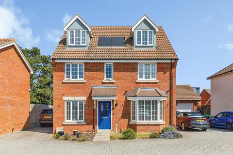 5 bedroom detached house for sale, Chelveston Road, Raunds