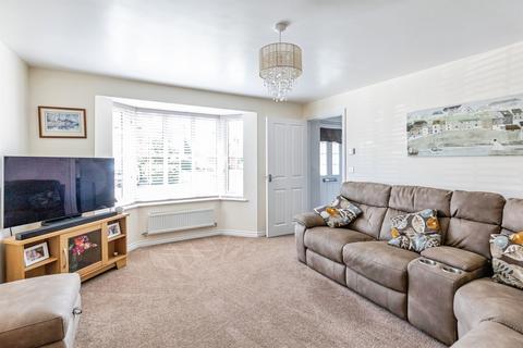 5 bedroom detached house for sale, Chelveston Road, Raunds