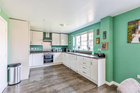 5 bedroom detached house for sale, Chelveston Road, Raunds