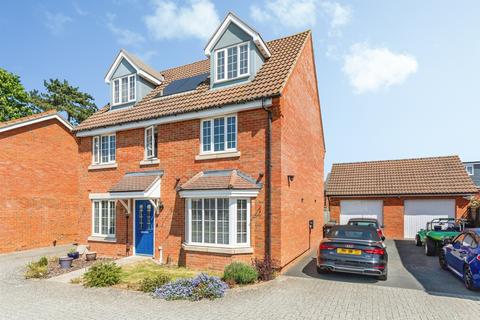 5 bedroom detached house for sale, Chelveston Road, Raunds