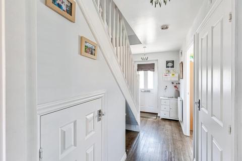 5 bedroom detached house for sale, Chelveston Road, Raunds