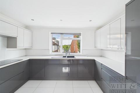 5 bedroom detached house for sale, Fairlight Road, Hastings