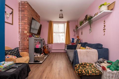 2 bedroom terraced house for sale, Nelson Street, Kettering