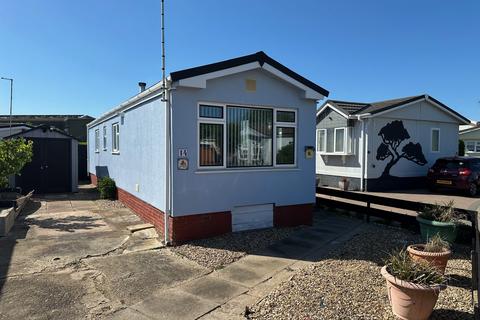 1 bedroom park home for sale, Dukesmead Mobile Home Park, Peterborough