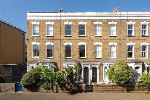 4 bedroom terraced house for sale, Queen Anne Road, London, E9