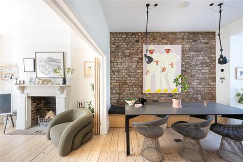 4 bedroom terraced house for sale, Queen Anne Road, London, E9