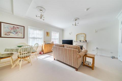 2 bedroom apartment for sale, 6 Sandringham Court, Shrewsbury, SY3 8LL