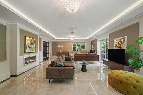 Chandos Way, Hampstead Garden Suburb, NW11