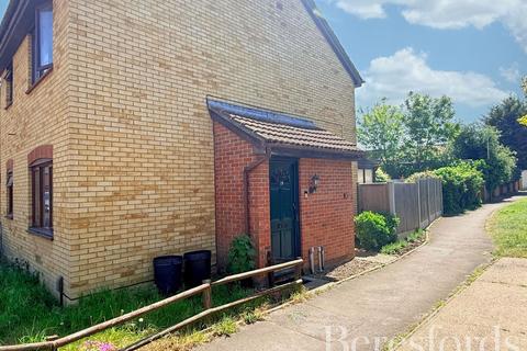 Mansard Close, Hornchurch, RM12