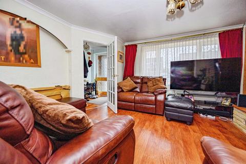 3 bedroom semi-detached house for sale, Turnpike Drive, Luton