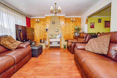 3 bedroom semi-detached house for sale, Turnpike Drive, Luton