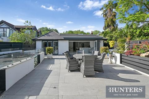 4 bedroom detached bungalow for sale, The Arches, Grafton Road