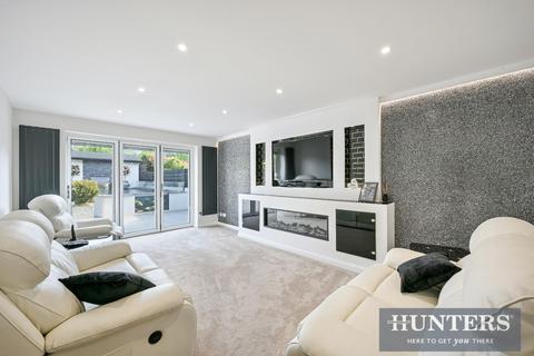 4 bedroom detached bungalow for sale, The Arches, Grafton Road