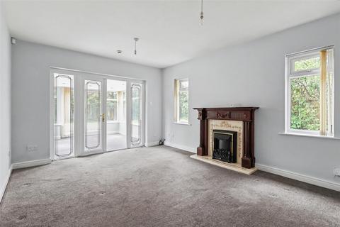 2 bedroom detached bungalow to rent, Mapperley Plains, Nottingham