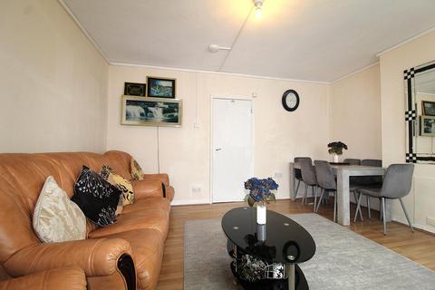 2 bedroom apartment to rent, Bushfield Crescent, Edgware HA8
