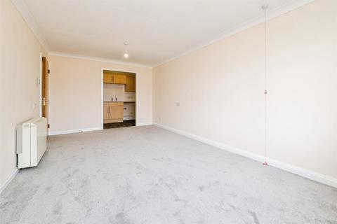 1 bedroom retirement property to rent, 39 Wiltshire Court, 54a Pittmans Gardens IG1